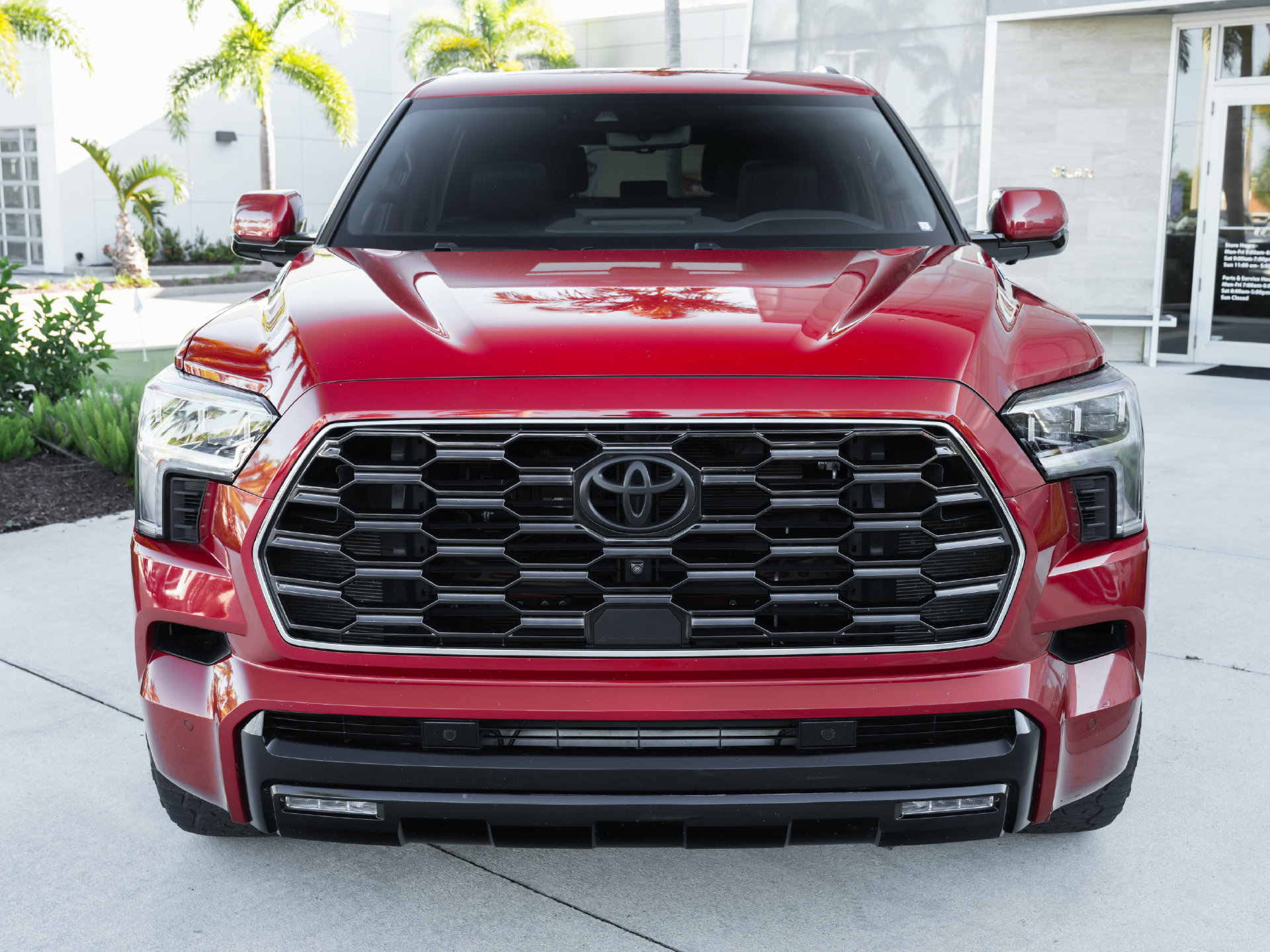 Used 2024 Toyota Sequoia Platinum AWD/4WD image 5