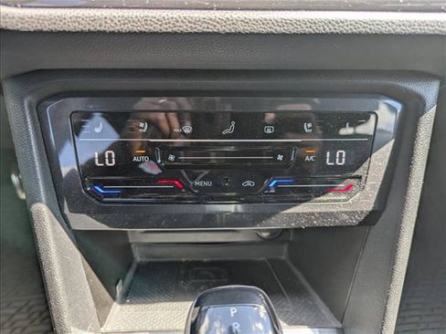 Used 2022 Volkswagen Tiguan SEL R-Line AWD/4WD image 19