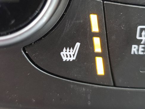 Used 2018 Chevrolet Traverse LT image 6