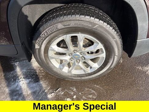 Used 2021 Chevrolet Traverse LT image 47