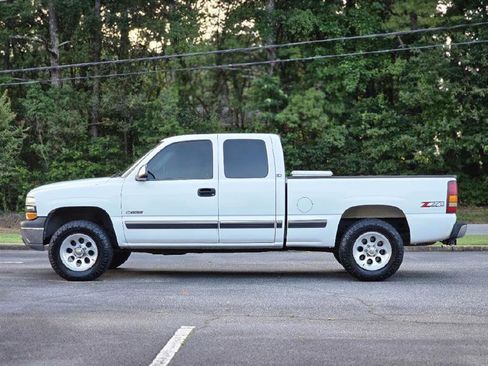 Used 2000 Chevrolet Silverado 1500 LS w/ Off-Road Chassis Pkg AWD/4WD image 3