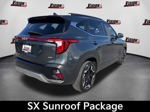 Certified 2024 Kia Seltos SX w/ SX Sunroof Package AWD/4WD image 6