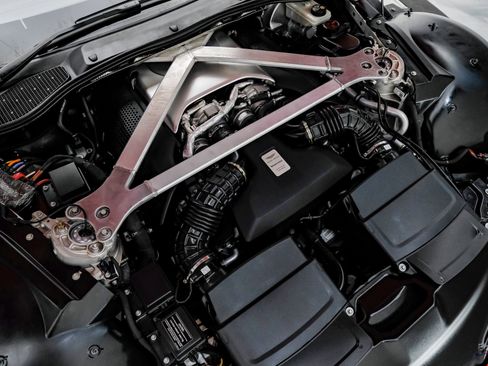 Used 2019 Aston Martin V8 Vantage Coupe image 96