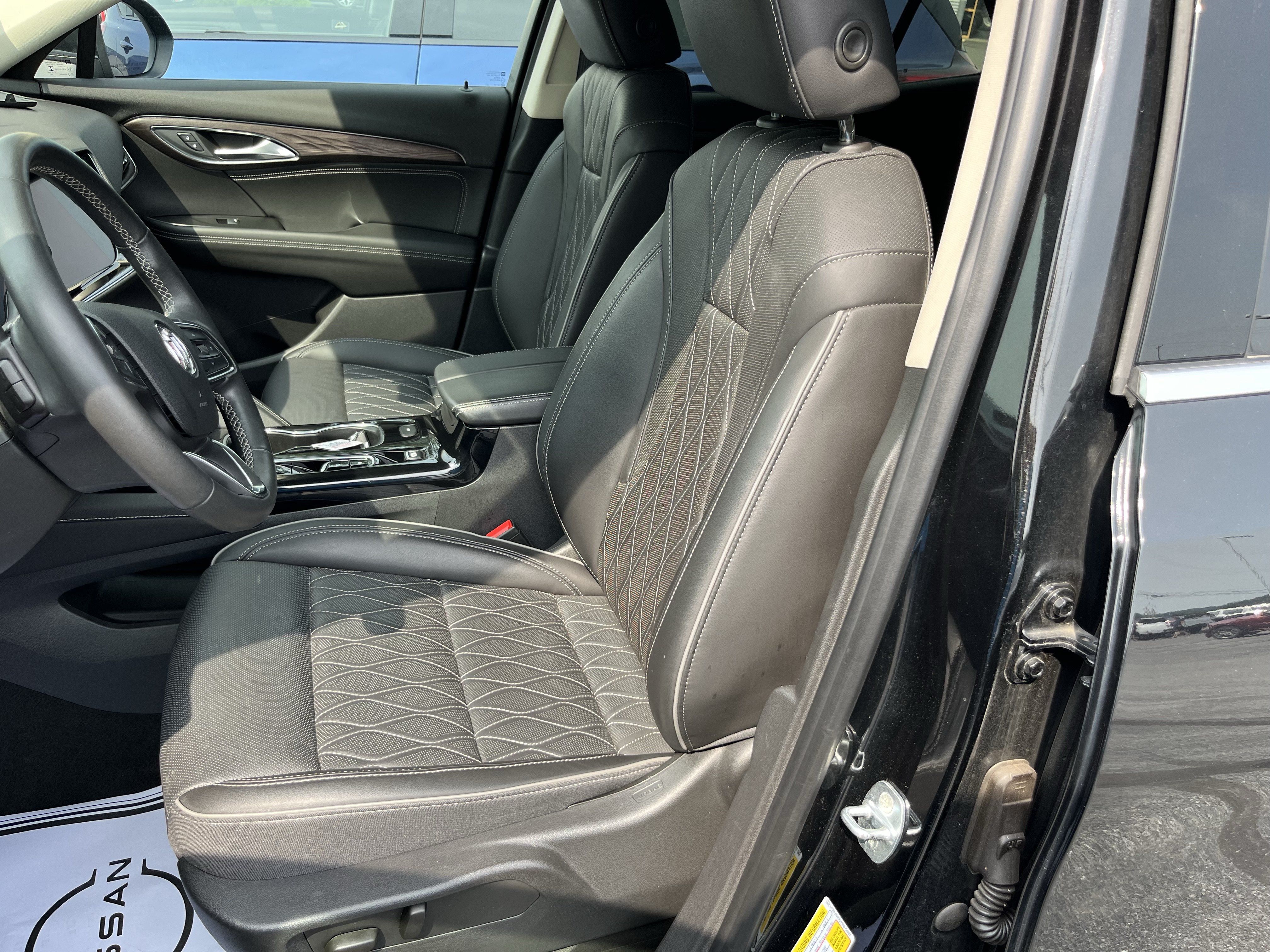 Used 2023 Buick Envision Avenir AWD/4WD image 16