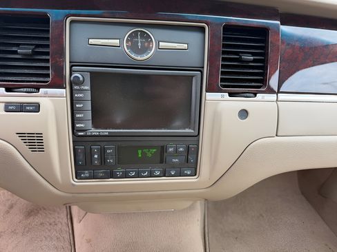 Used 2007 Lincoln Town Car Signature Limited RWD image 15
