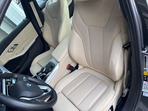 Used 2022 BMW 330i xDrive Sedan w/ Driving Assistance Package image 7
