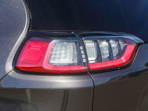 Used 2019 Jeep Cherokee Latitude Plus image 10