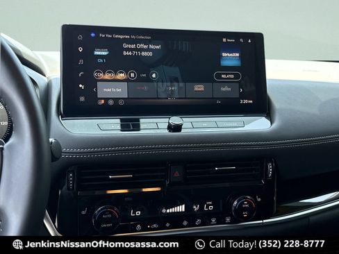 Certified 2025 Nissan Rogue SL FWD image 35
