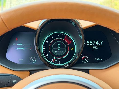 Used 2023 Aston Martin V8 Vantage Coupe image 6