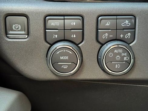 Certified 2023 Chevrolet Silverado 1500 ZR2 AWD/4WD image 30
