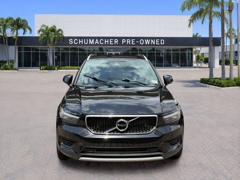 Used 2020 Volvo XC40 T4 Momentum FWD image 2