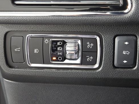 Used 2024 Lincoln Navigator Premiere image 23