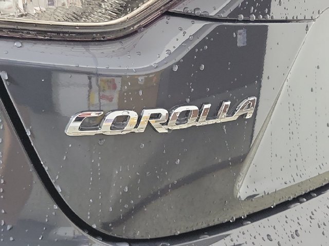 Used 2025 Toyota Corolla LE w/ Convenience Package FWD image 8
