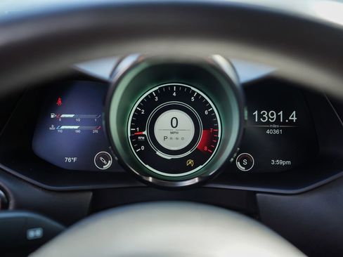 Used 2020 Aston Martin V8 Vantage Coupe image 22