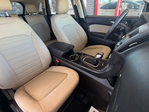 Used 2018 Ford Edge SE w/ Cargo Accessory Package FWD image 19