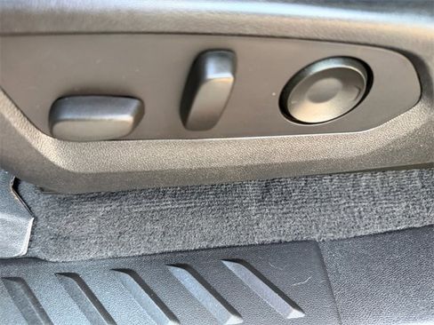 Used 2023 Chevrolet Colorado Z71 w/ Z71 Convenience Package 2 image 16