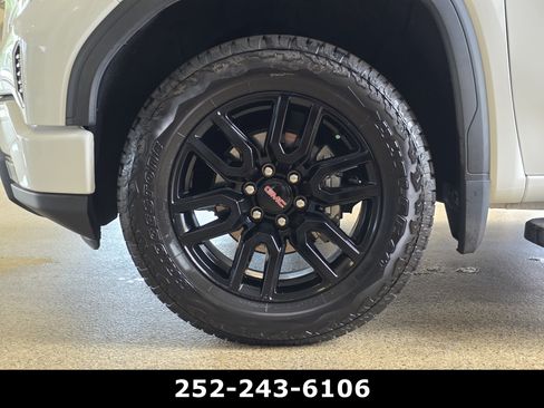 Used 2022 GMC Sierra 1500 Elevation w/ Elevation Premium Package AWD/4WD image 37