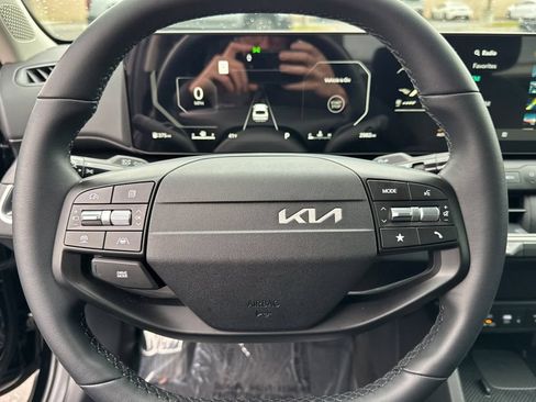 Used 2025 Kia K4 EX FWD image 24