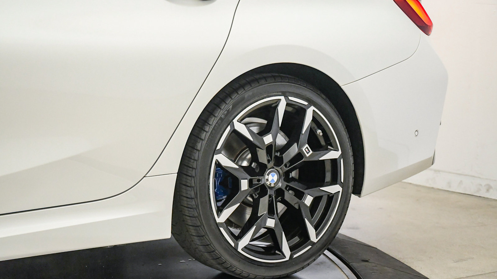 Used 2025 BMW M340i RWD image 11