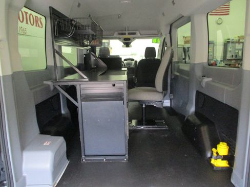 Used 2018 Ford Transit 150 XLT image 12