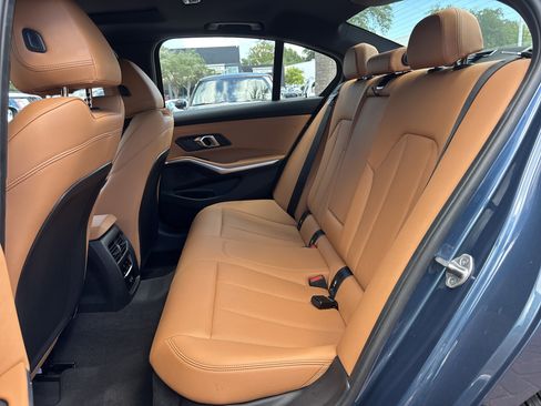 Certified 2025 BMW 330i Sedan RWD image 31
