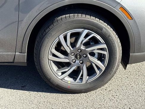 New 2026 Lincoln Corsair Premiere FWD image 9