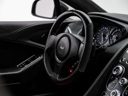 Used 2014 Aston Martin Vanquish Coupe image 42