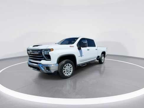 Used 2024 Chevrolet Silverado 2500 LTZ w/ LTZ Convenience Package AWD/4WD image 4
