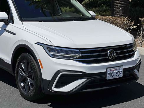 Used 2022 Volkswagen Tiguan SE FWD image 55