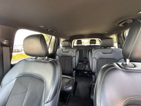 Used 2023 Jeep Grand Cherokee L Laredo AWD/4WD image 18