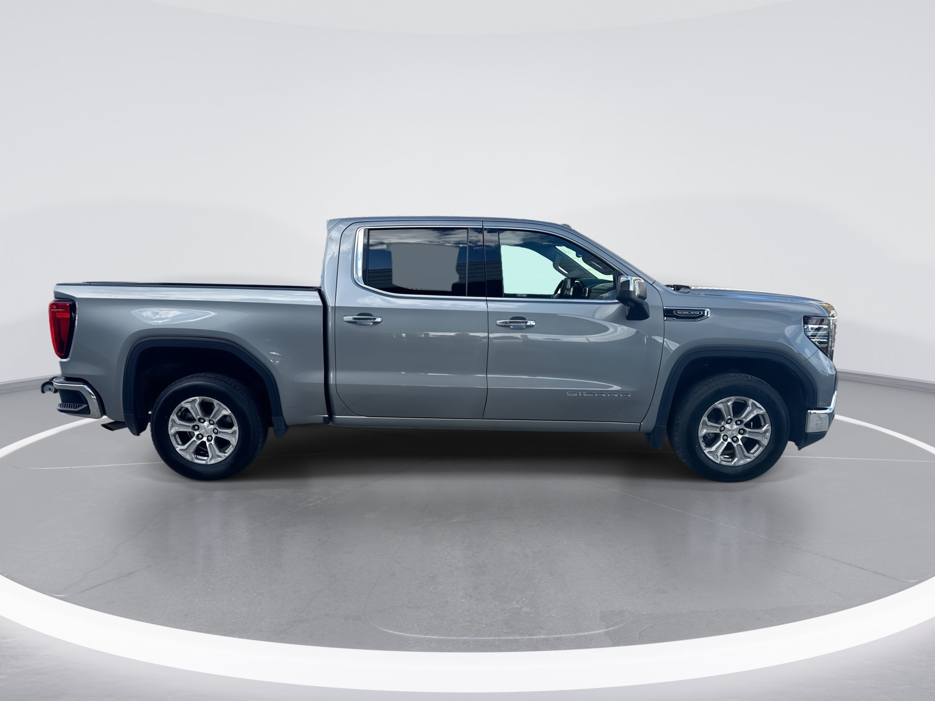 Used 2025 GMC Sierra 1500 SLT RWD image 3