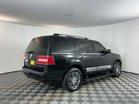 Used 2011 Lincoln Navigator Ultimate AWD/4WD image 4