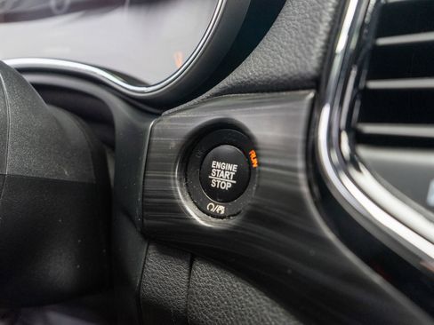 Used 2019 Jeep Grand Cherokee Altitude AWD/4WD image 22