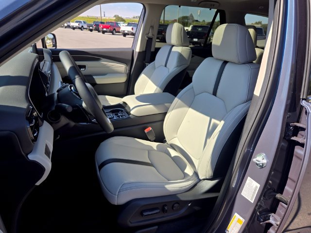New 2026 Honda Pilot Touring image 4