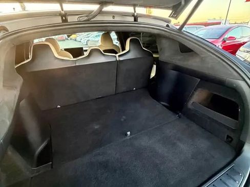 Used 2023 Tesla Model X image 11