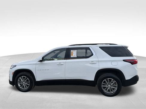 Used 2023 Chevrolet Traverse LT w/ Rear Camera Mirror Package image 7