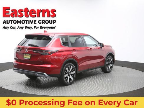 Used 2025 Mitsubishi Outlander SE FWD image 40