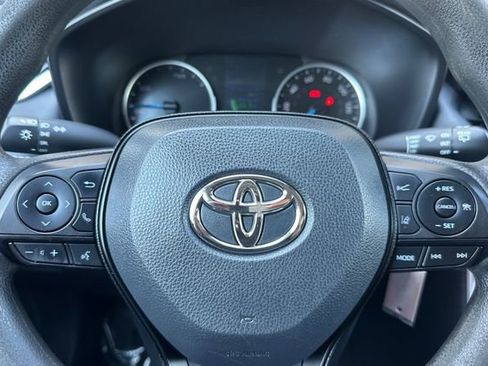 Used 2022 Toyota RAV4 LE image 19