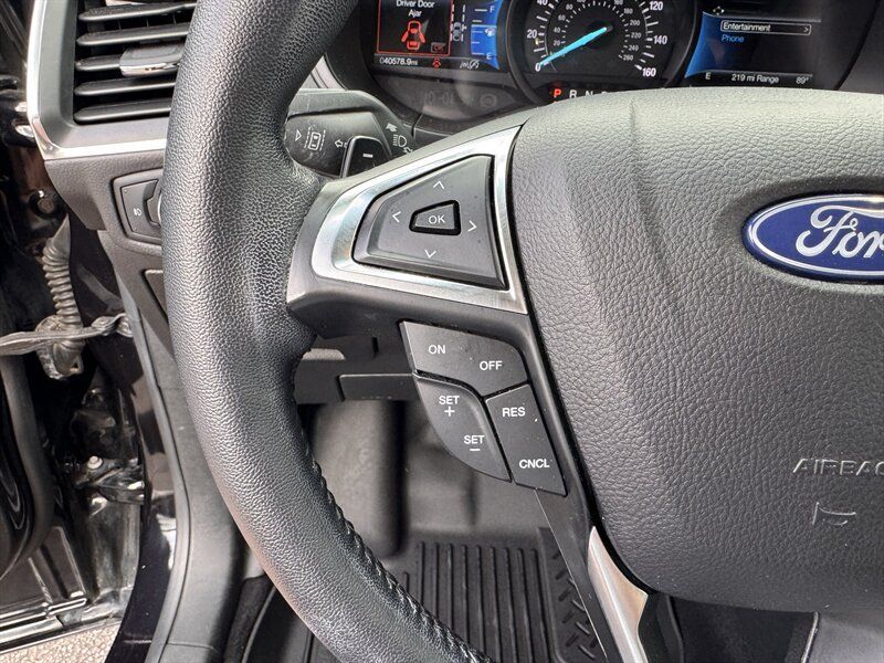 Used 2022 Ford Edge Titanium w/ Class II Trailer Tow Package AWD/4WD image 17