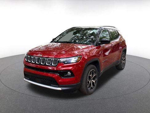 Used 2025 Jeep Compass Limited image 3