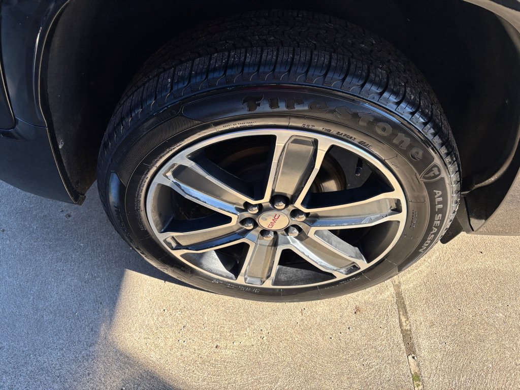 Used 2019 GMC Acadia Denali w/ Technology Package AWD/4WD image 31