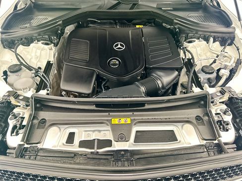 Used 2024 Mercedes-Benz GLC 300 4MATIC image 28