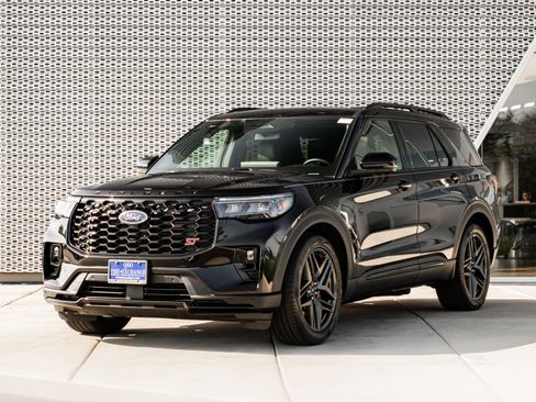 Used 2025 Ford Explorer ST w/ Sun And Sound Package AWD/4WD image 7