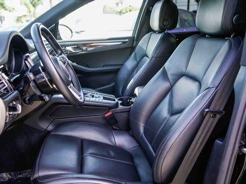 Used 2020 Porsche Macan S image 18