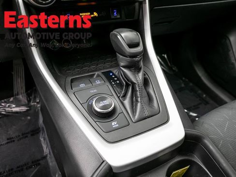 Used 2021 Toyota RAV4 XLE w/ XLE Grade Weather Package AWD/4WD image 13