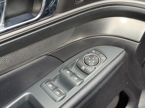 Used 2019 Ford Explorer XLT w/ Equipment Group 202A FWD image 15