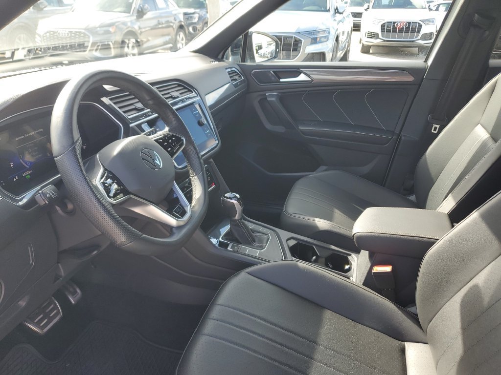 Certified 2024 Volkswagen Tiguan SE R-Line FWD image 24