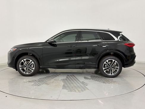 New 2026 Audi Q5 Premium image 2