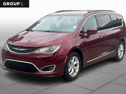 Used 2017 Chrysler Pacifica Touring-L w/ Tire & Wheel Group