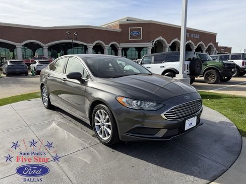Certified 2017 Ford Fusion SE w/ Fusion SE Technology Package image 1